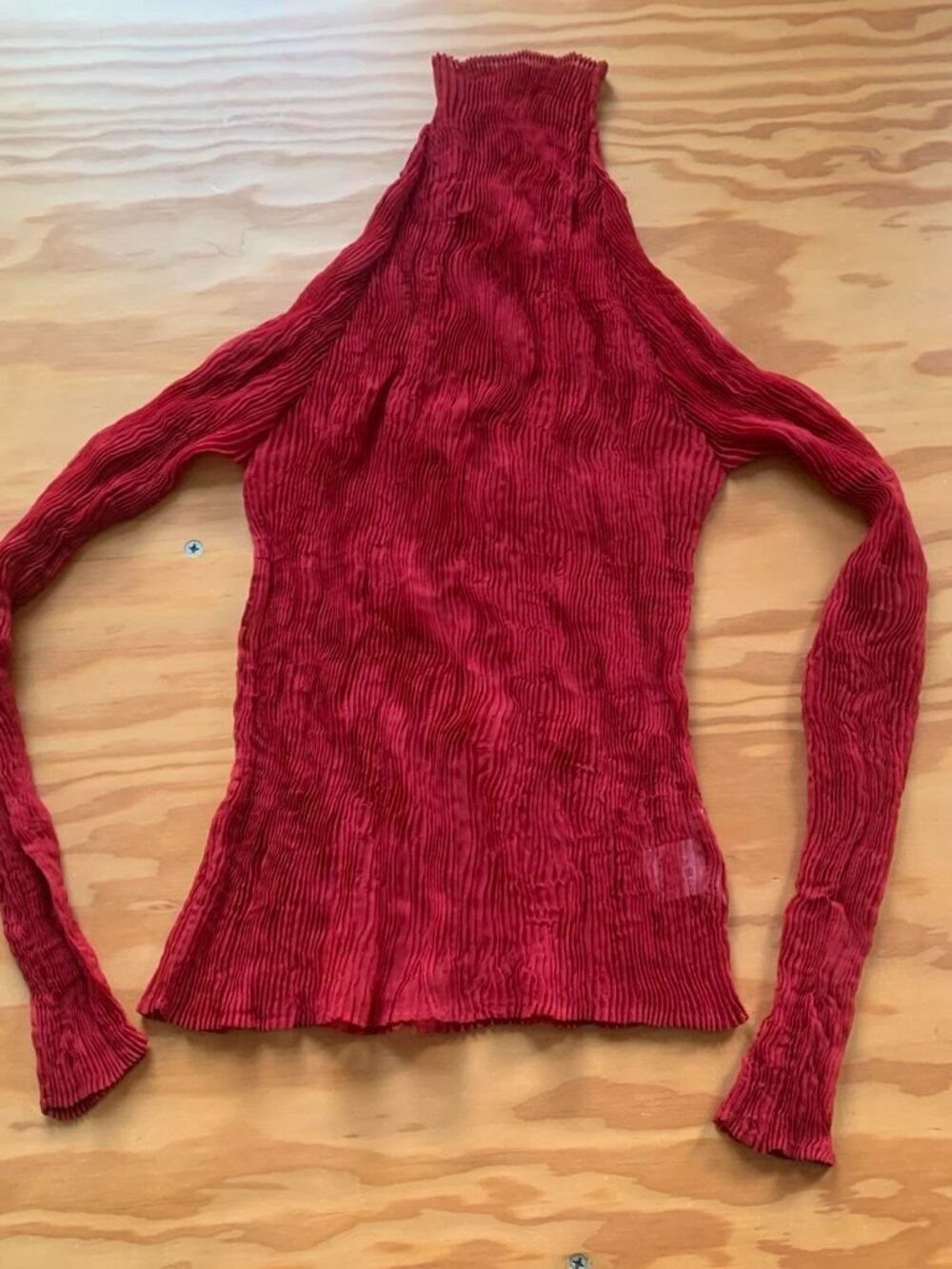 Issey Miyake Chiffon Twist Turtleneck Dark Red JP2 - Picture 6 of 7